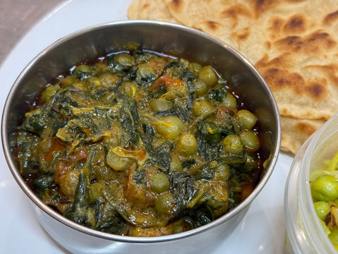 Dried peas cooked with fenugreek leaves and tomato